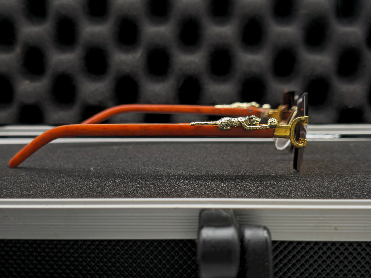 C4rtier madera y dorado