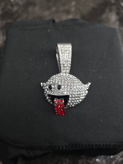 Dije ghost plateado y rojo