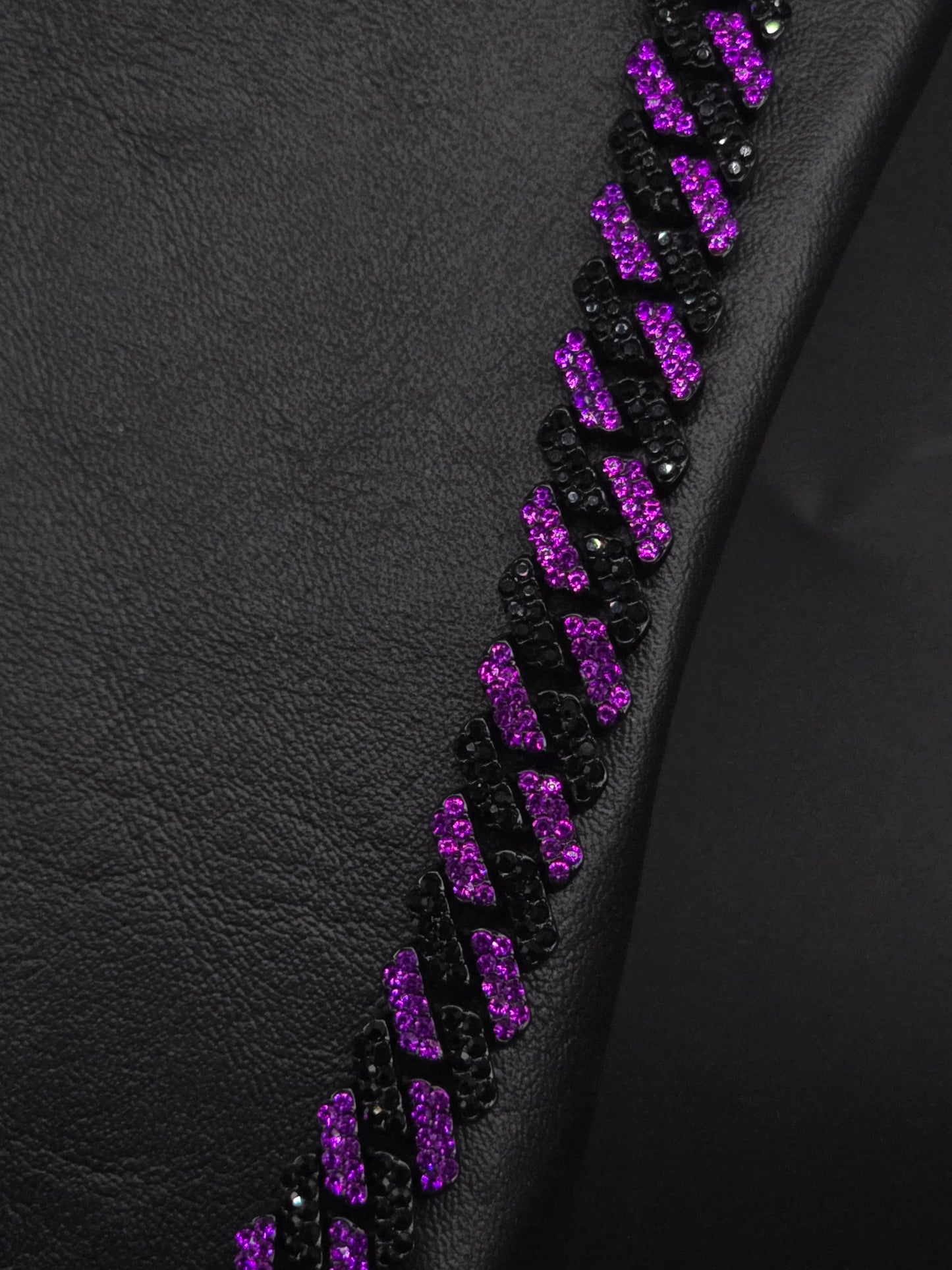 Cubana morada y negro