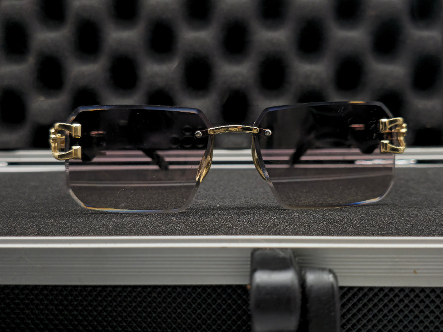 Lentes c4rtier dorado y negro