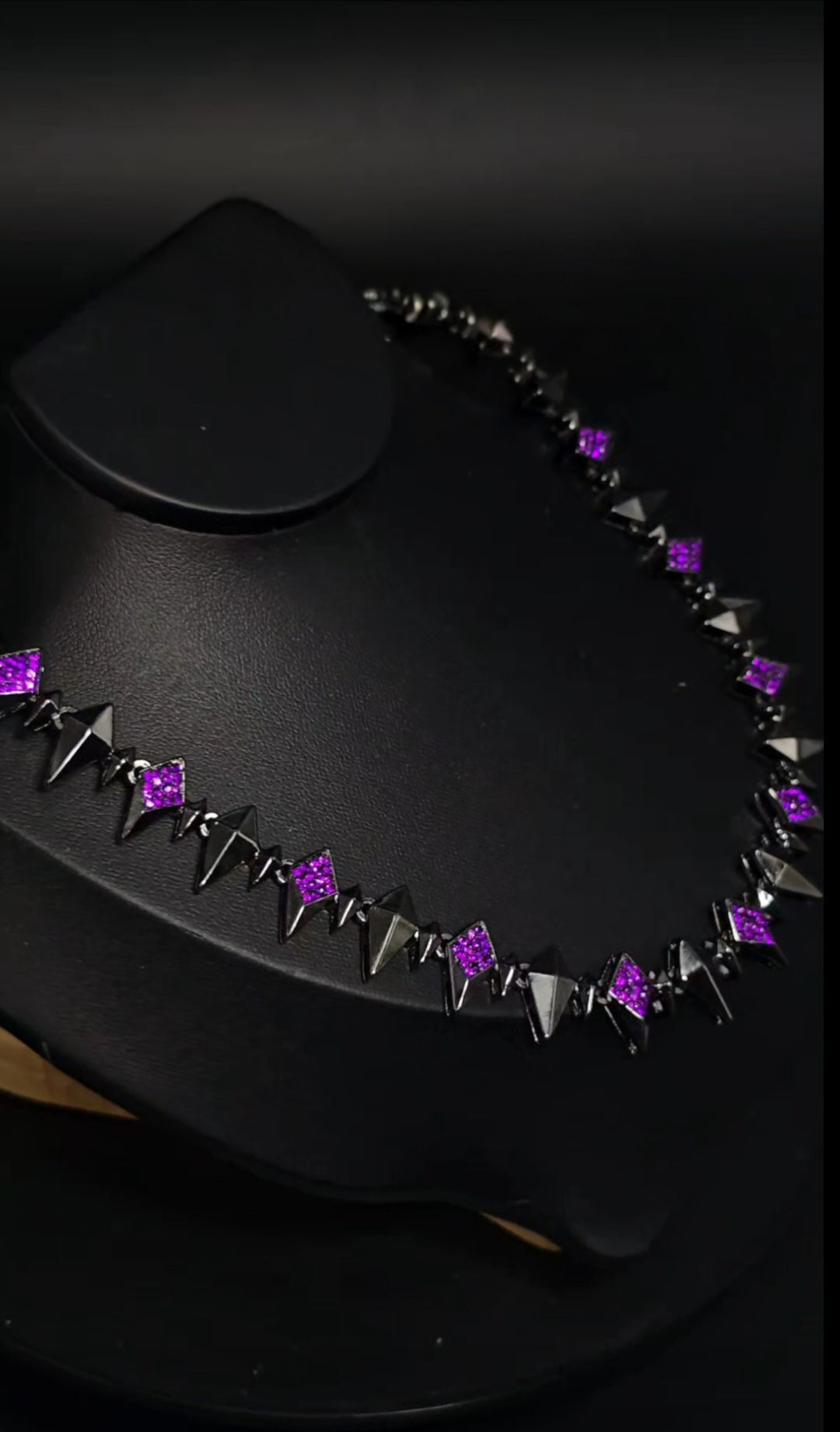 Black panter tennis chain