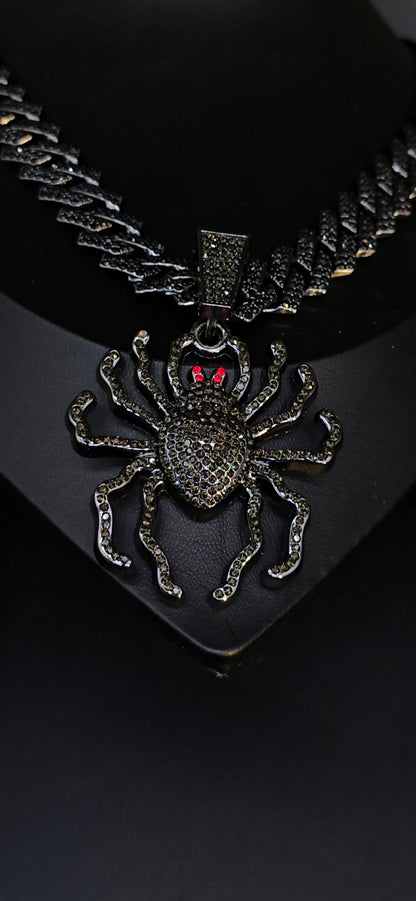 Spider black pendant